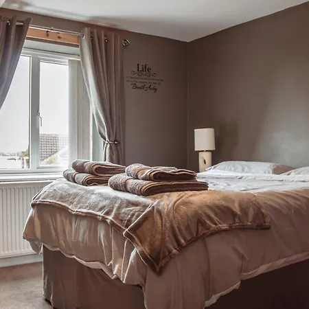 Family Getaway At Working Farm Church Fenton