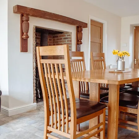 Family Getaway At Working Farm Church Fenton