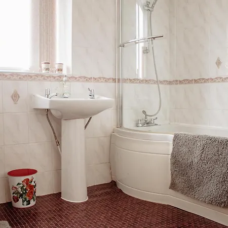 Family Getaway At Working Farm Church Fenton